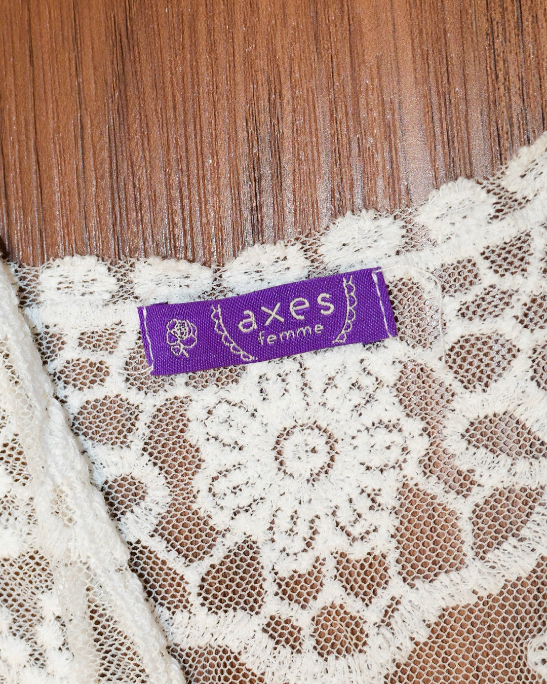 Axes Femme Lace Outer