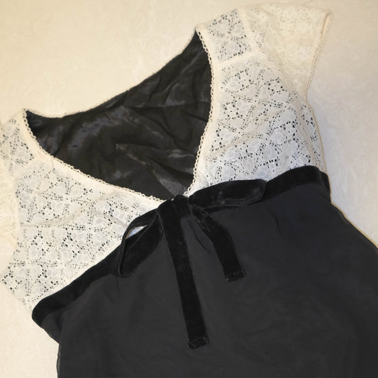 Queen Patch Dress Top