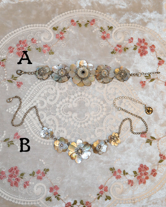 [Spain] Magno Mother of Pearl Flower Accessories