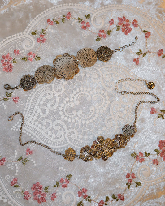 [Spain] Magno Mother of Pearl Flower Accessories