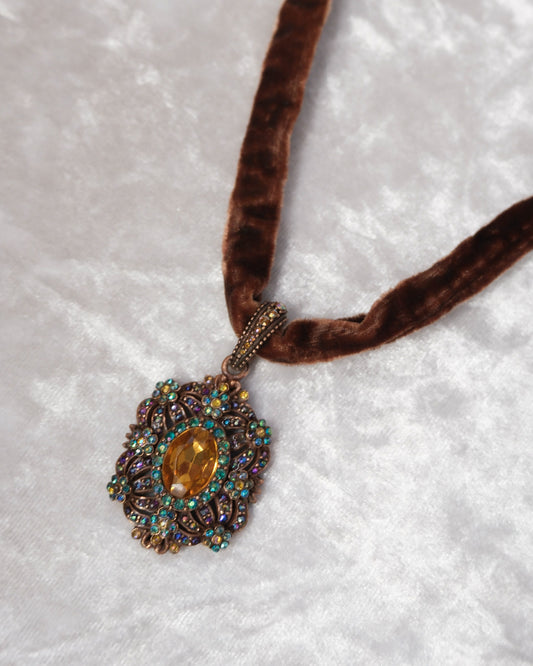 Victorian Vintage Gemstone Velvet Necklace