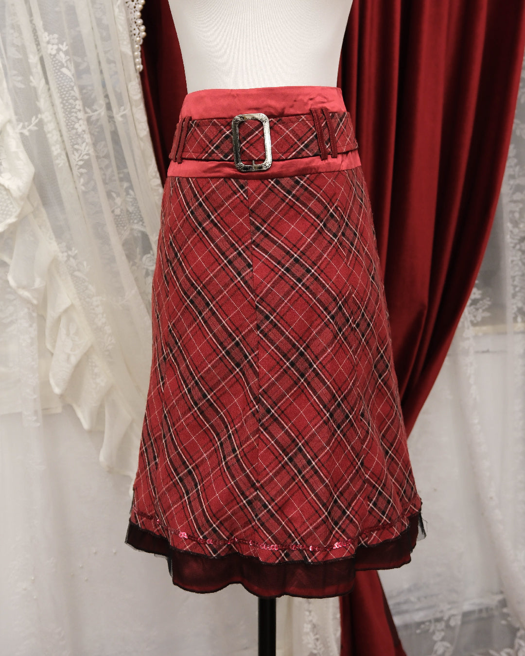 Amulet Heart Red Plaid Skirt