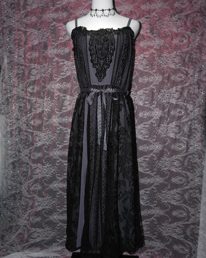 [Axes Femme] Ebony Petal Lace Dress