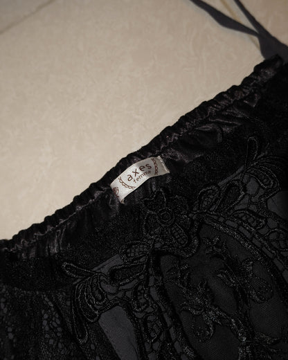 [Axes Femme] Ebony Petal Lace Dress