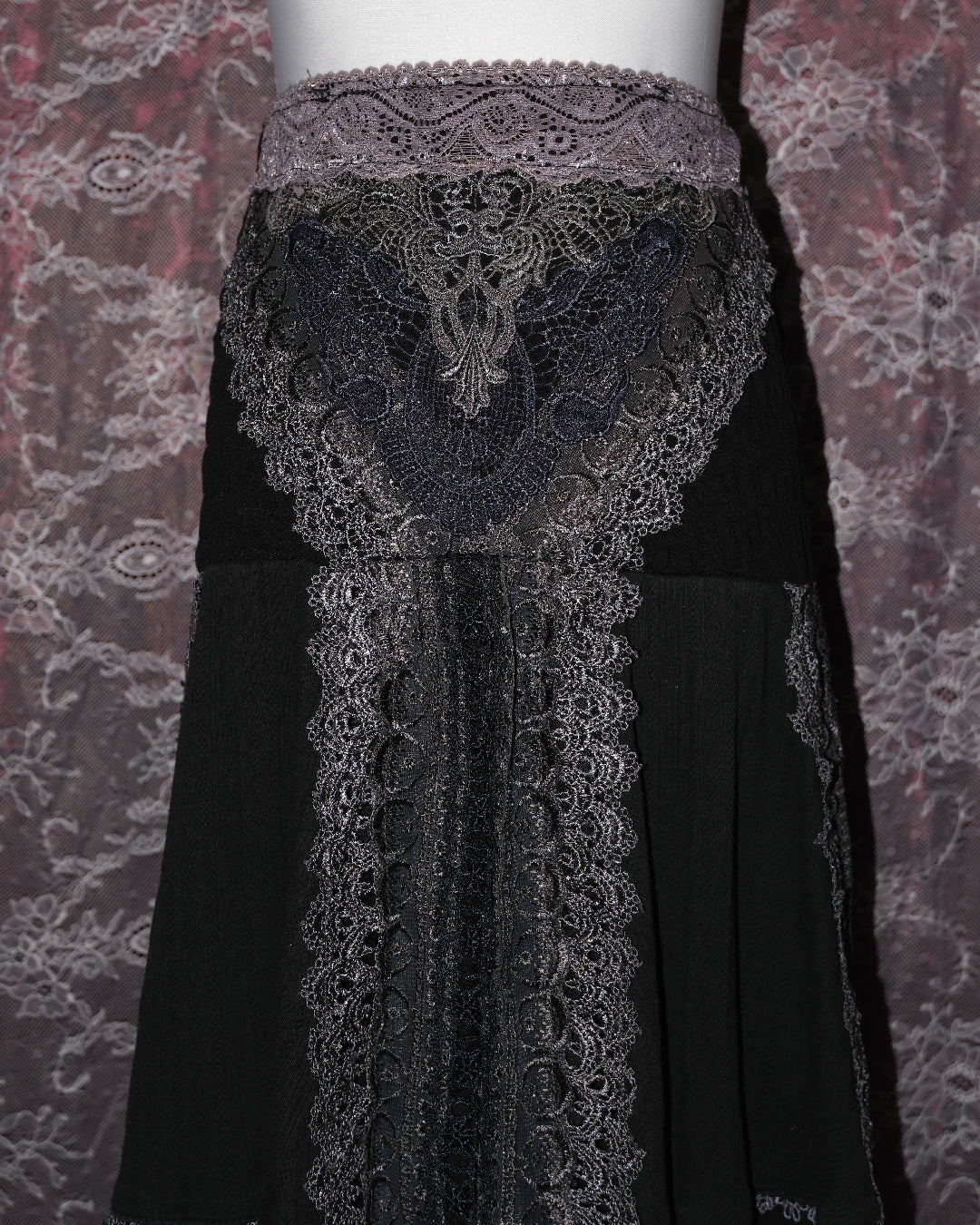 [Ozz on Japan] Midnight Ebony Lace Skirt