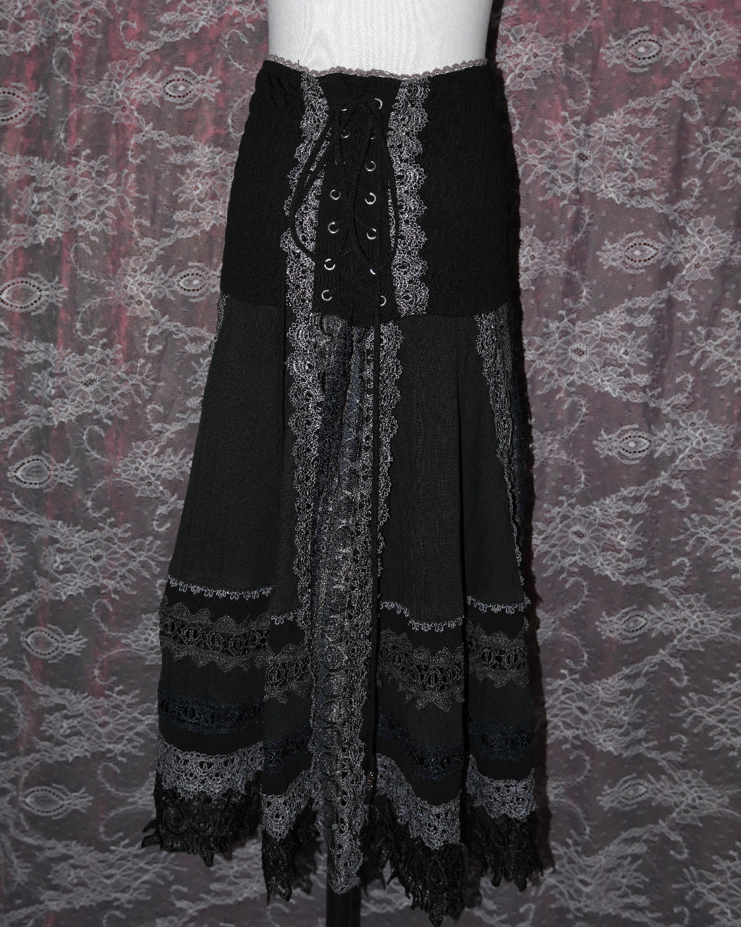 [Ozz on Japan] Midnight Ebony Lace Skirt