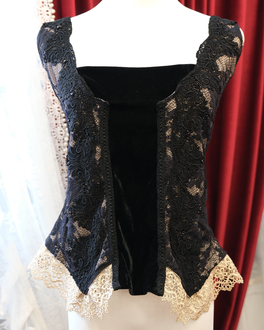 [USA] Gothic Black Lace Velvet Vest