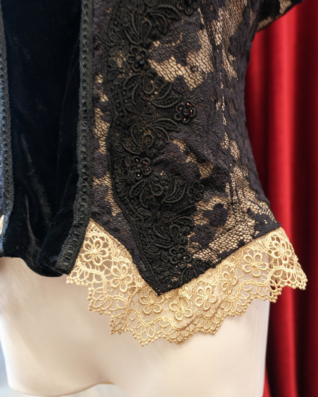 [USA] Gothic Black Lace Velvet Vest