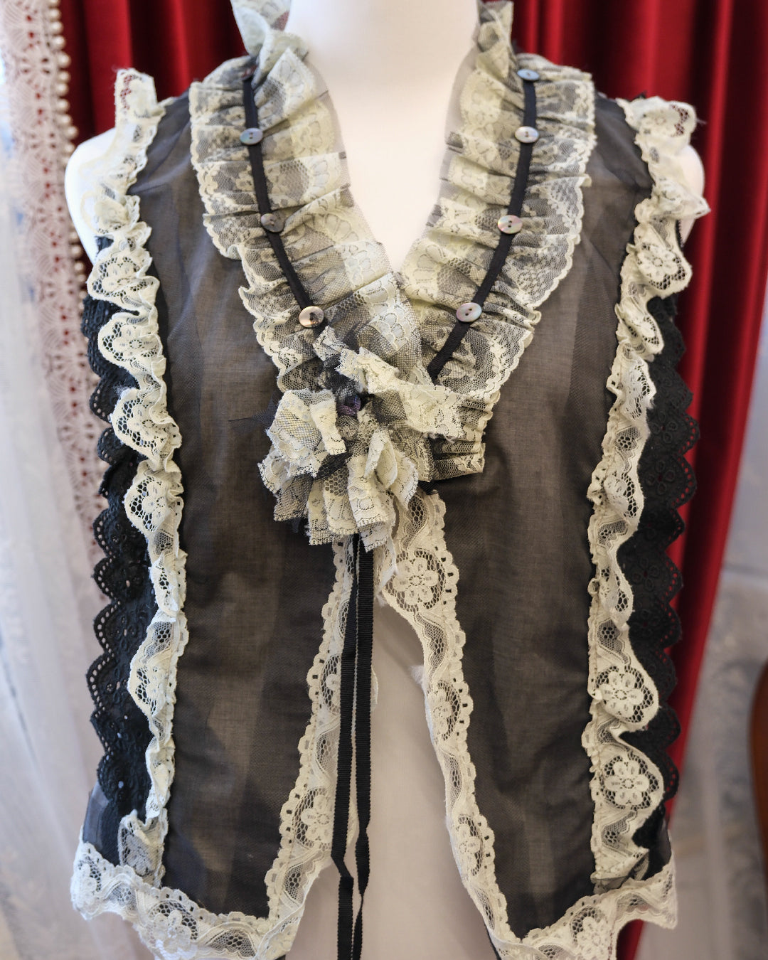 Pebble Lace Ruffle Vest
