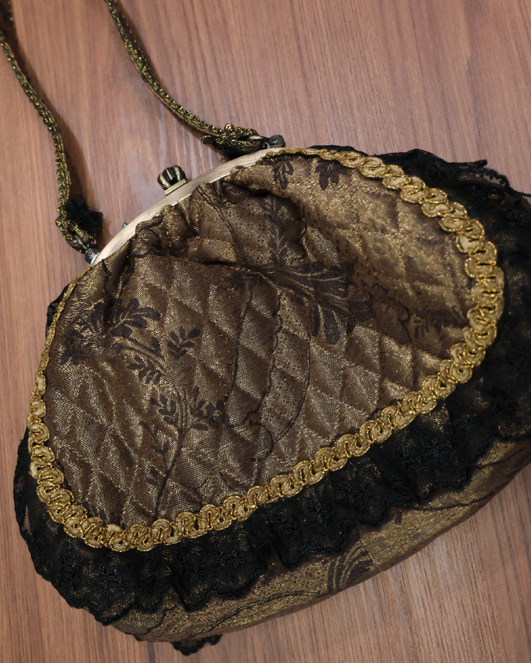[Japan] Chimaki Black Gems Handbag