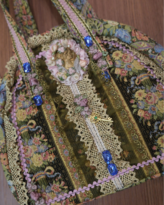 [Japan] Chimaki Victorian Golden Cameo Handbag