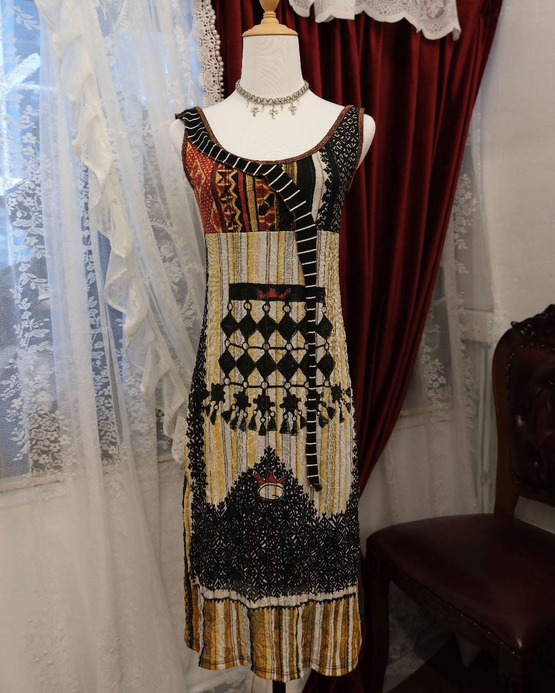 [Italy] Save the Queen Graphic Dress