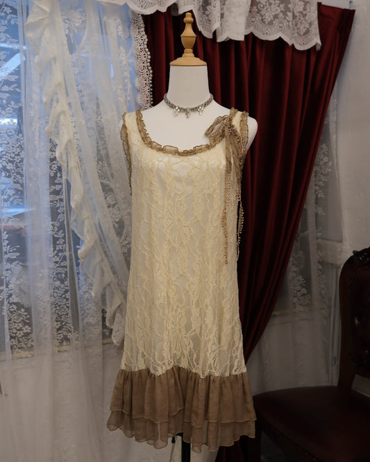 Creamy Bread Lace Dress