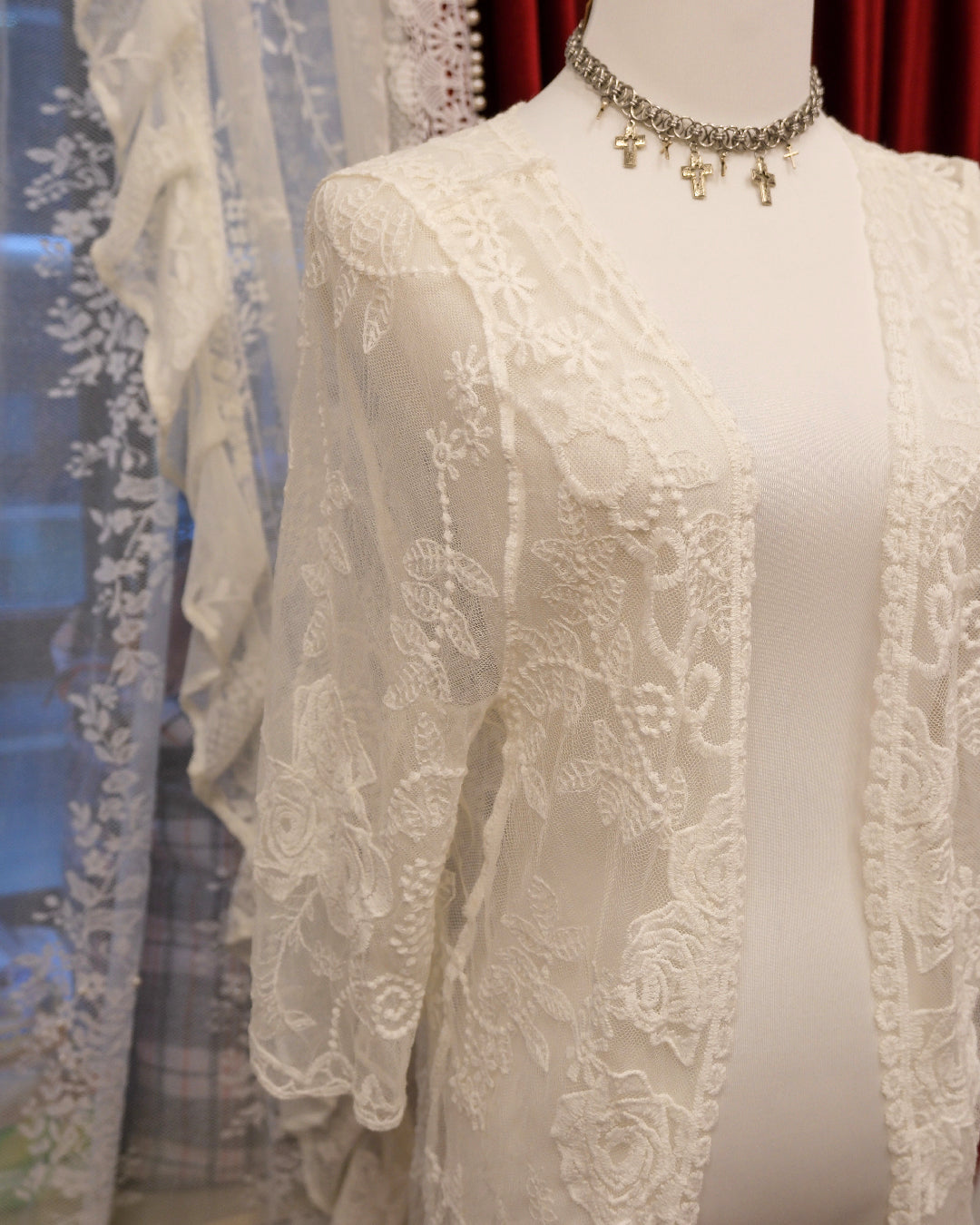 Axes Femme Lace Outer