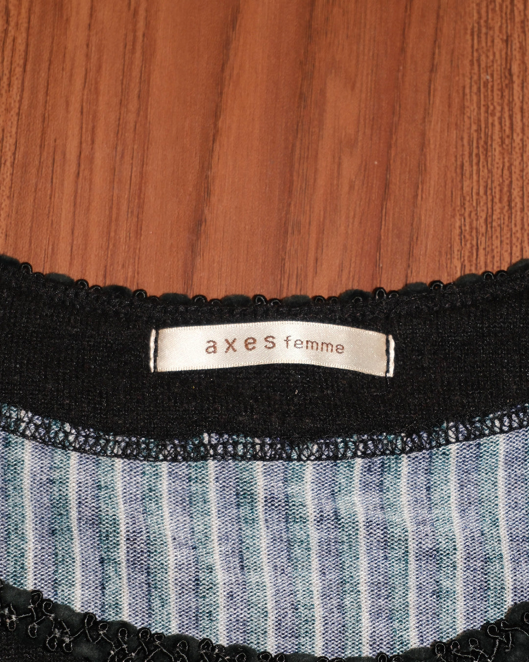 Axes Femme Military Button Top