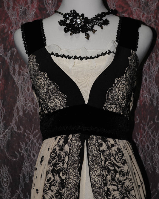 [Axes Femme] Gothic Queen Dress