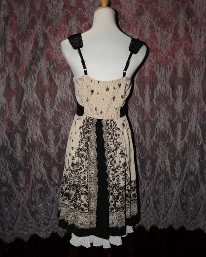 [Axes Femme] Gothic Queen Dress