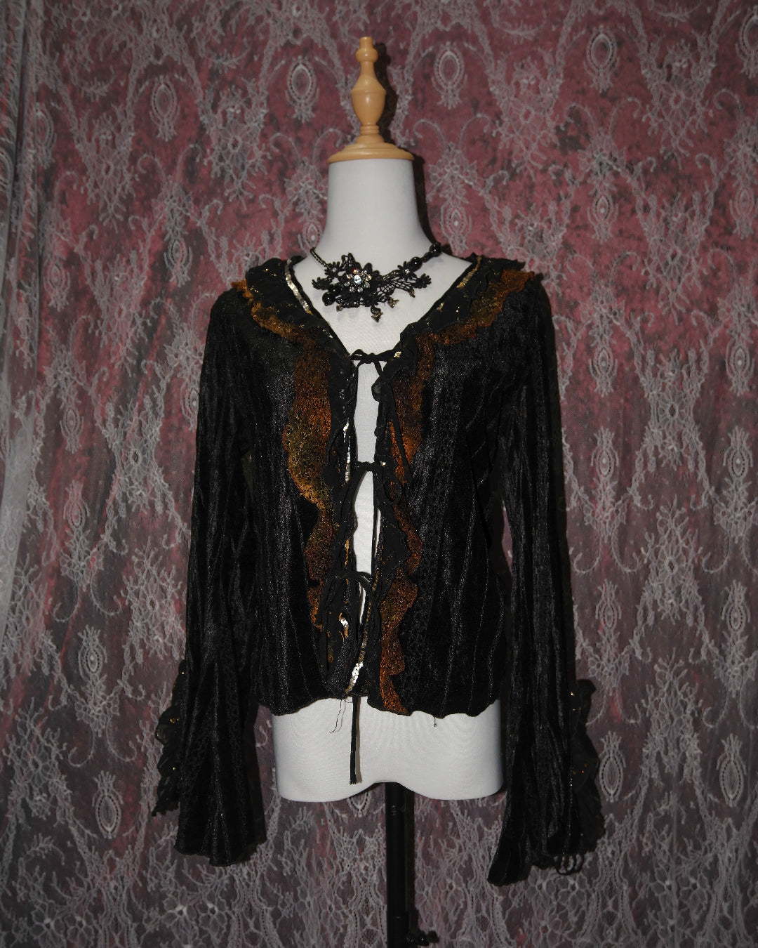 [USA] Golden Ruffle Velvet Outer