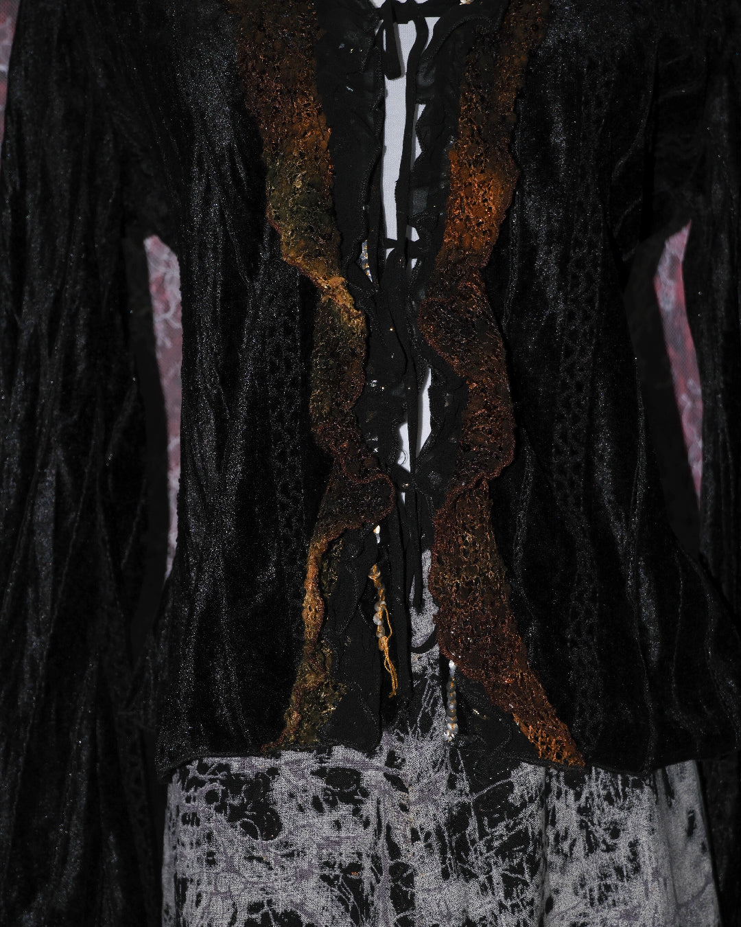 [USA] Golden Ruffle Velvet Outer