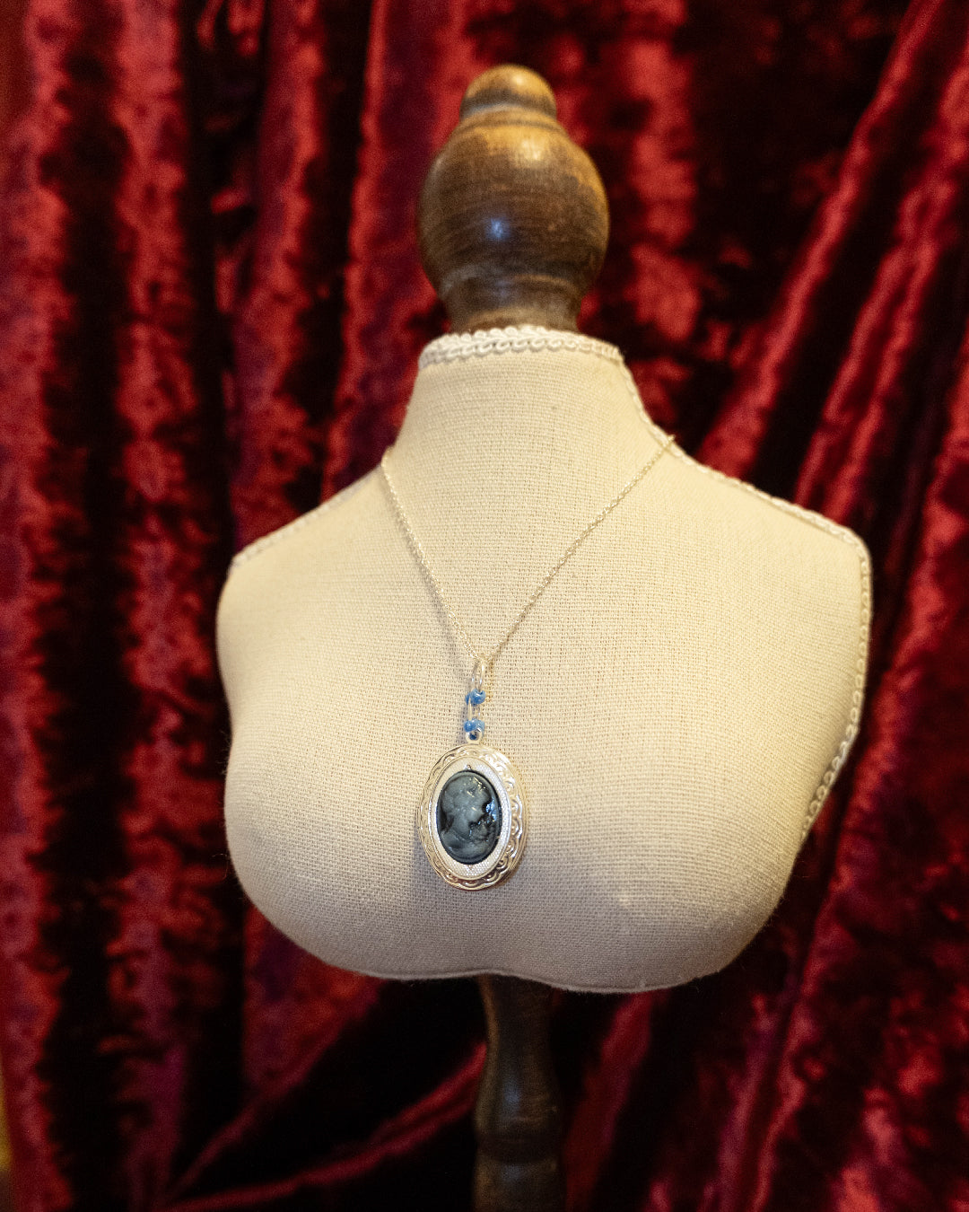 [France] Cameo Lapis Necklace