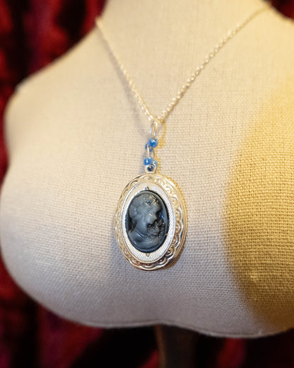 [France] Cameo Lapis Necklace