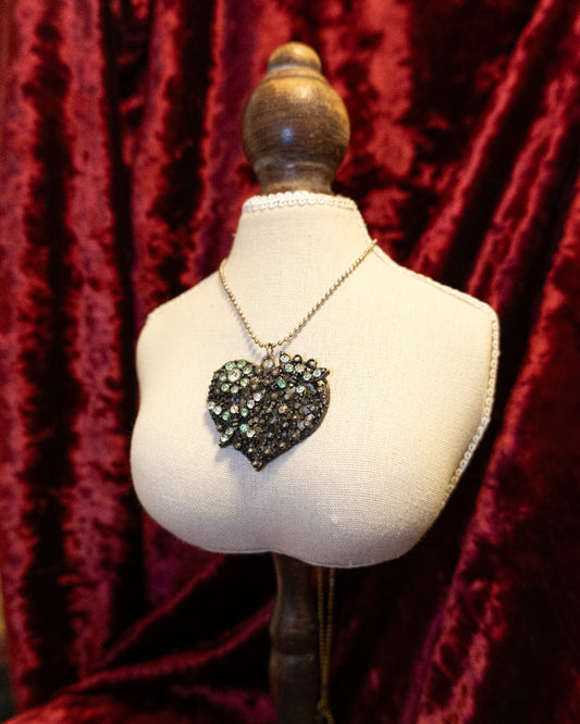 [France] Parakeet Heart Necklace