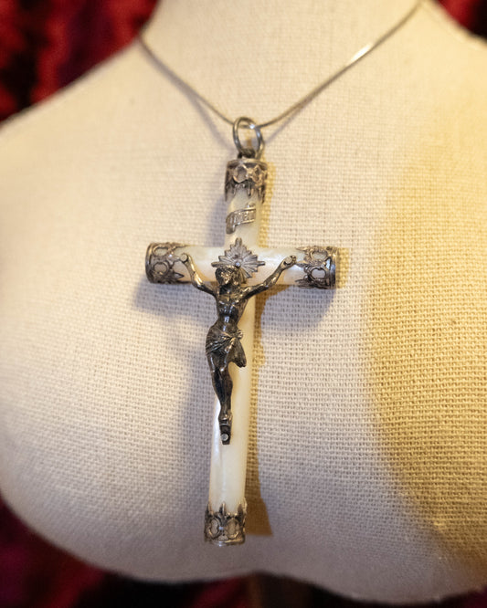 [France] Sliver & Pearl Crucific Pendent
