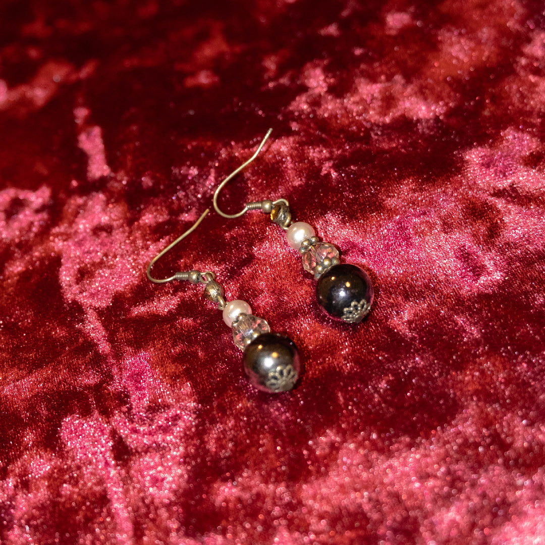 [France] Metalic Pearl Earrings