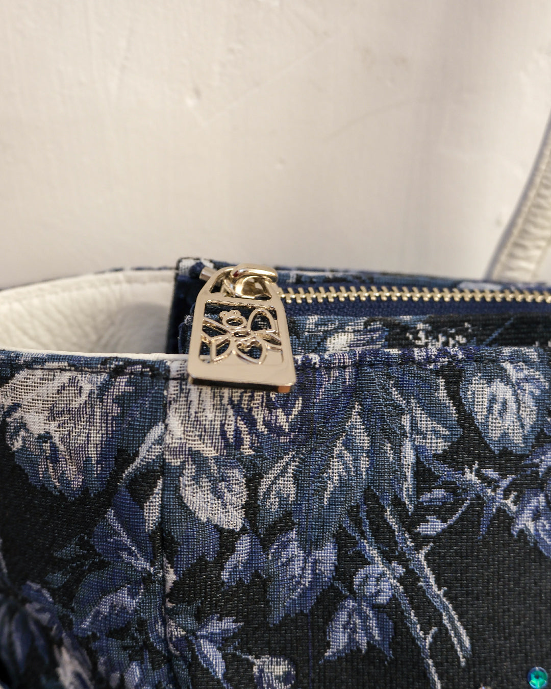 [Japan] Think Bee! Bianco Sequined Tapestry Tote Bag