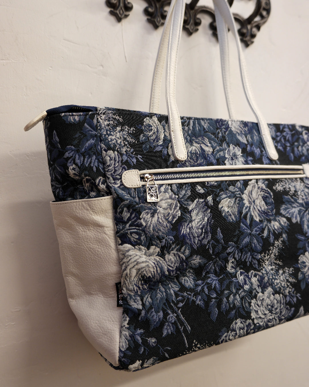 [Japan] Think Bee! Bianco Sequined Tapestry Tote Bag