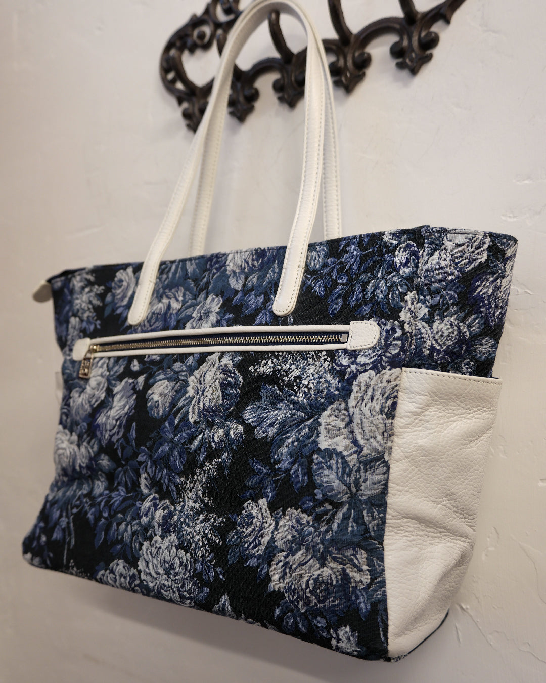[Japan] Think Bee! Bianco Sequined Tapestry Tote Bag