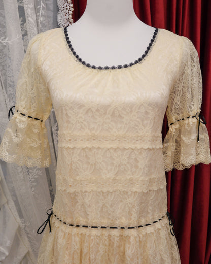 [Korea] Cream Lace One Piece