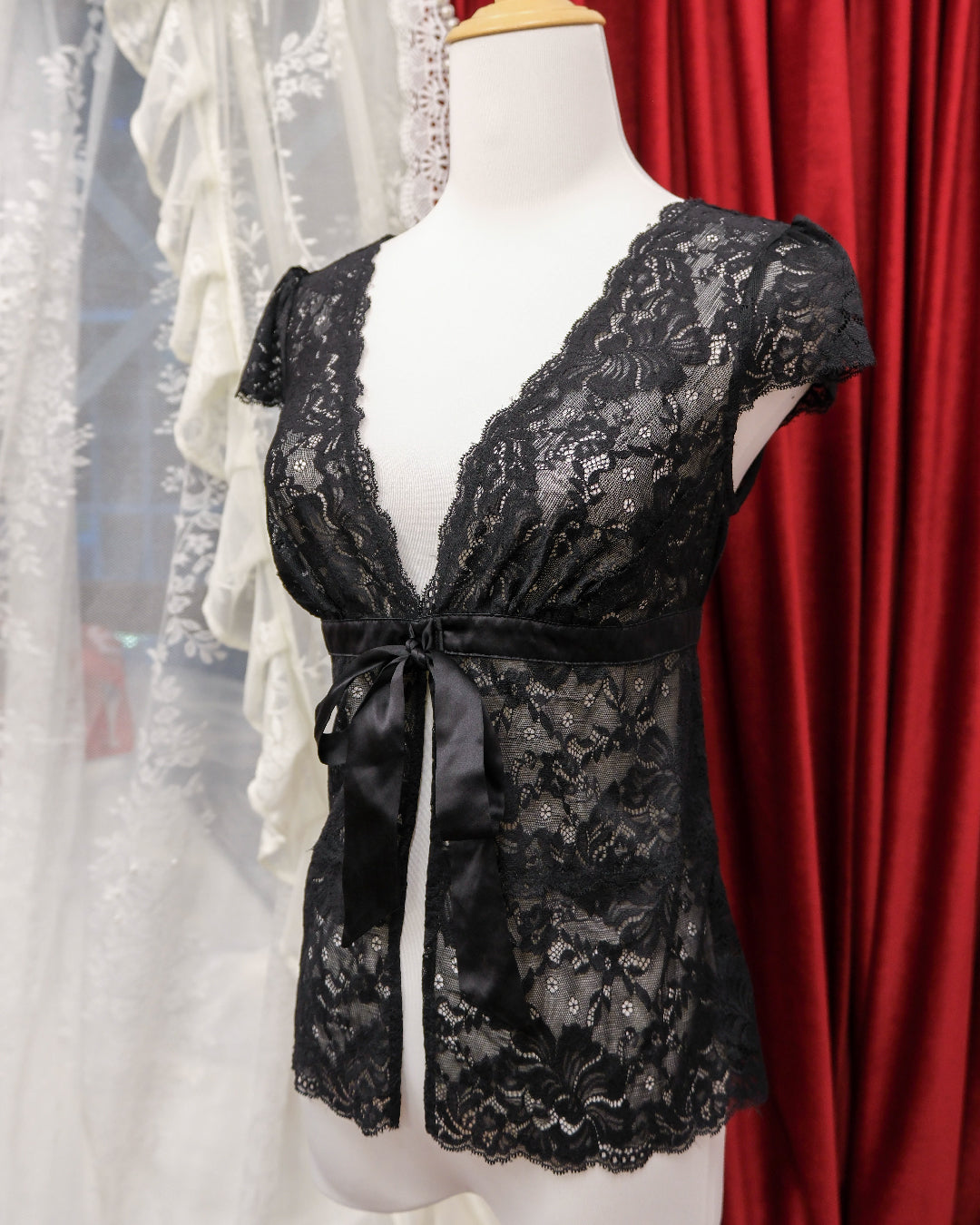 Black Lace Ribbon Outer