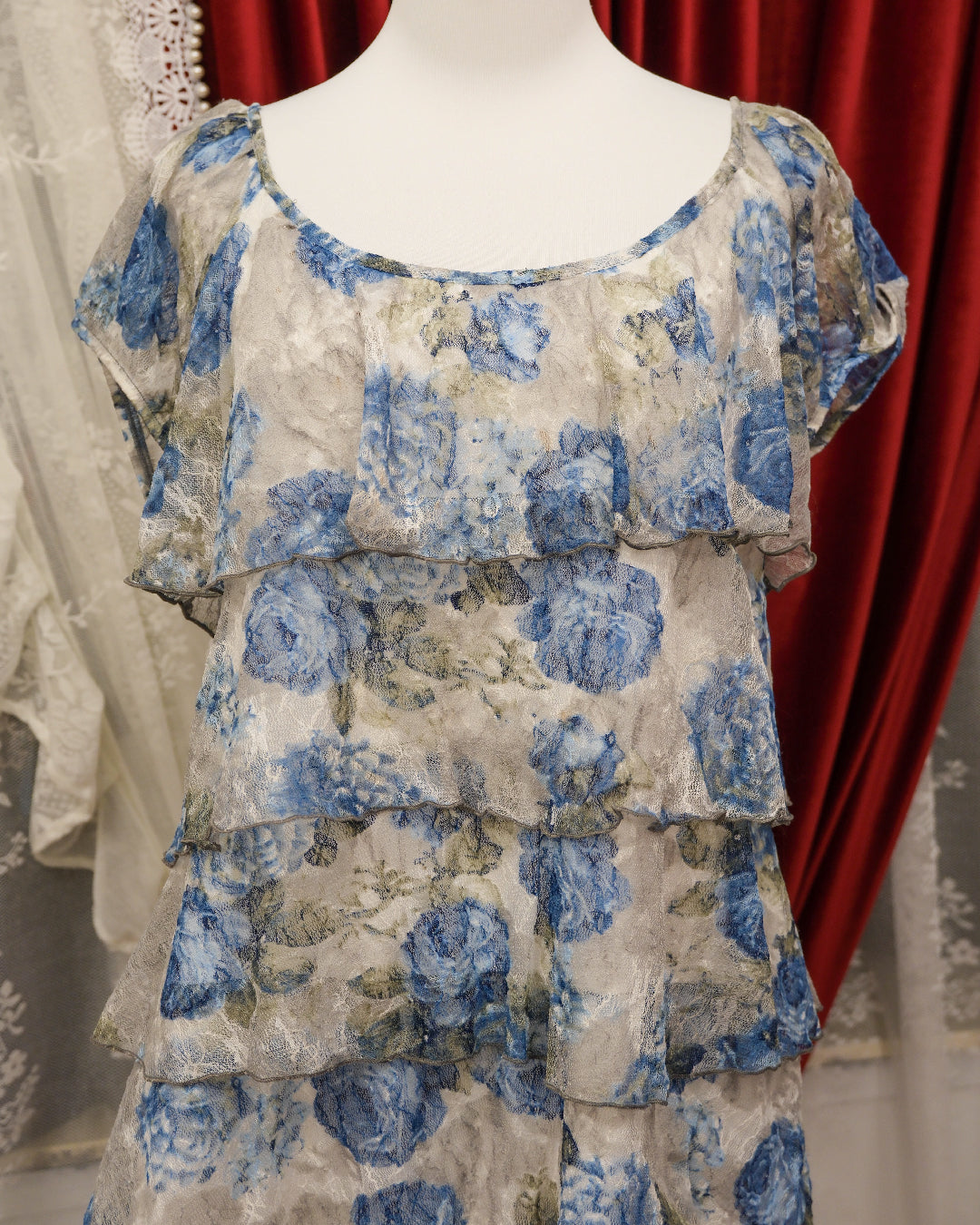 [Vietnam] Blue Rose Layers Top