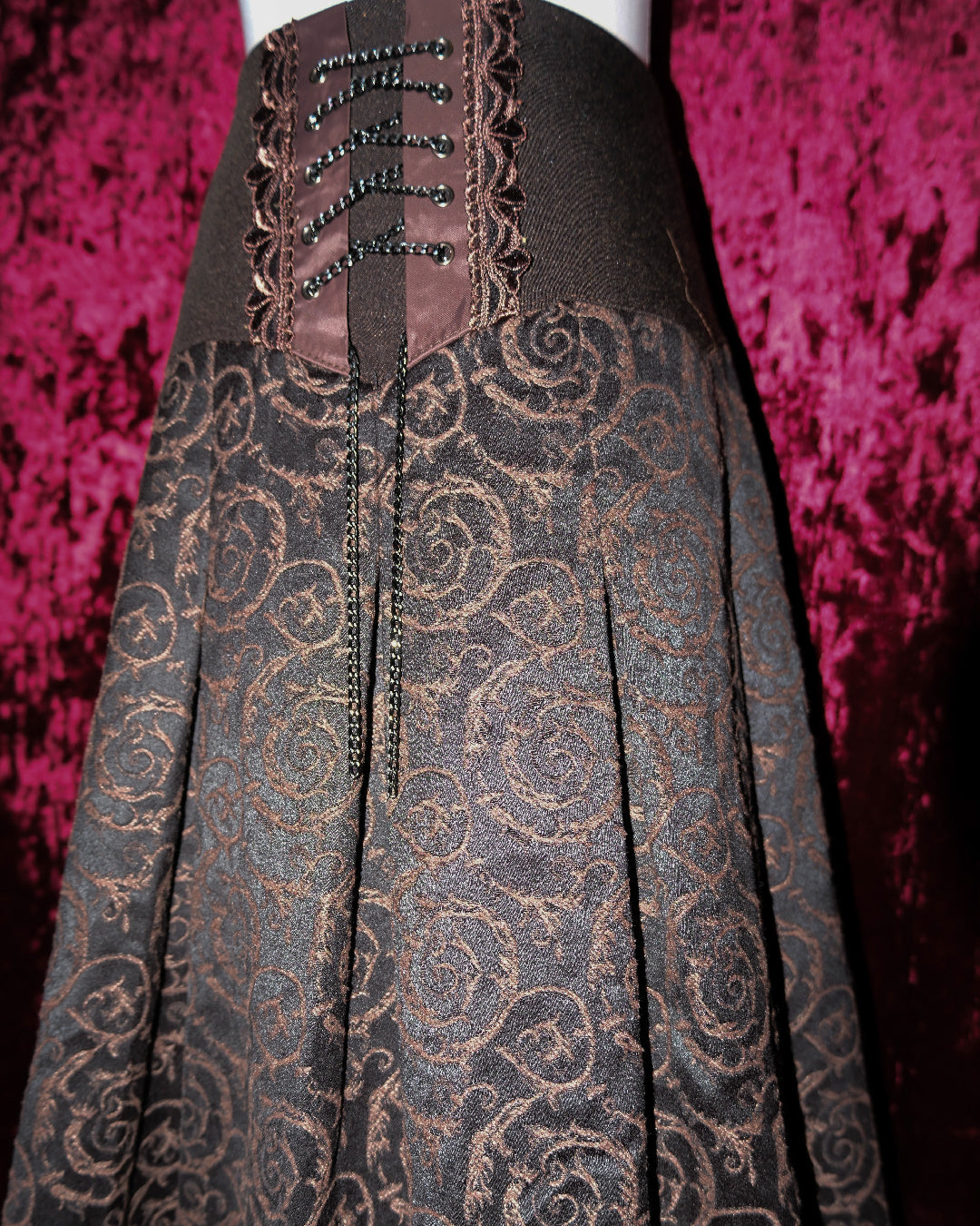 Cocoa Spellweaver Pleated Skirt