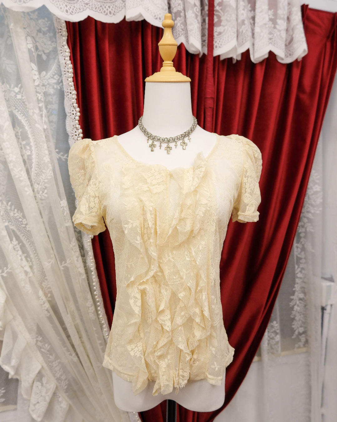 Creamy Ruffle Lace Top