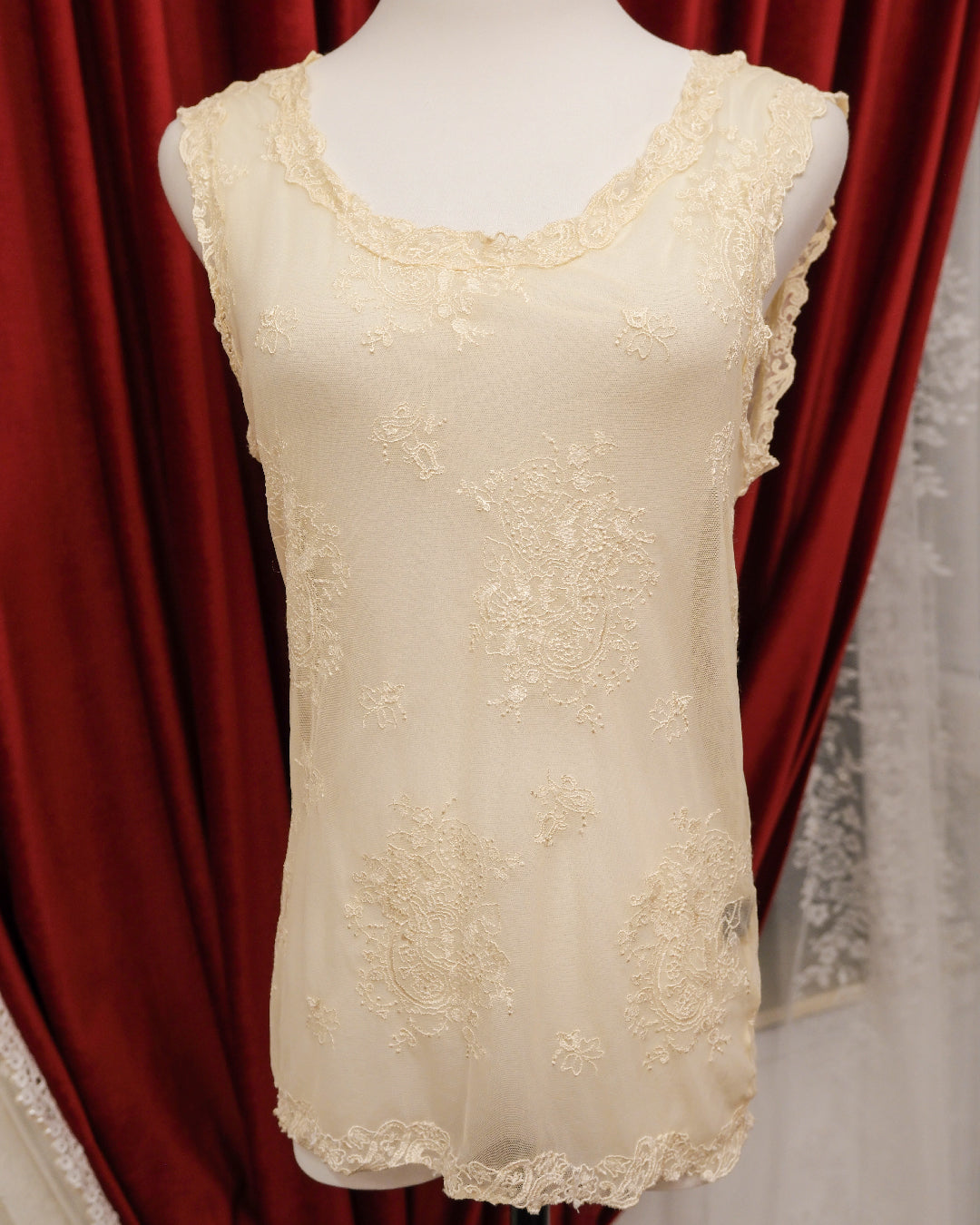 [Japan] Cream Lace Mesh Vest