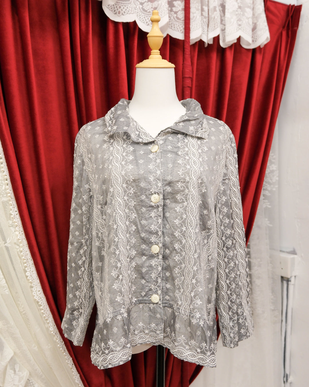 [Japan] Cloud Grey Embroidered Shirt