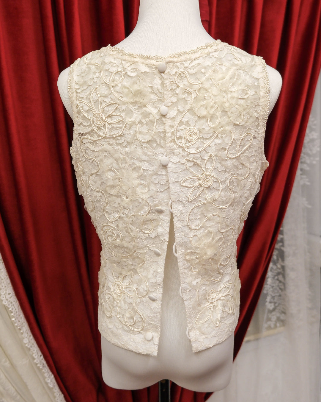 [Japan] White Floral Lace Vest